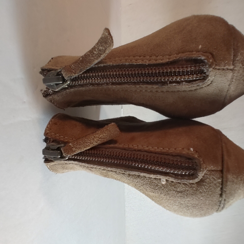 Gentle Souls Tan Suede Heeled Shoes - Picture 9 of 15